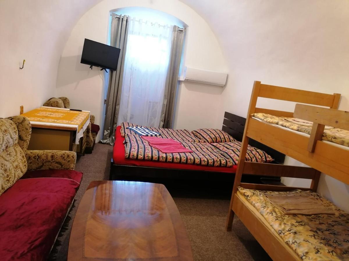 Fara Choustnikovo Hradiste Hotel Buitenkant foto