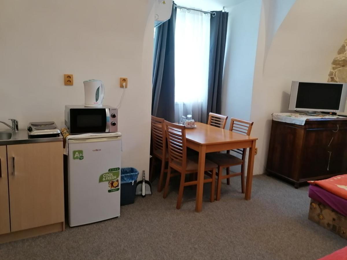 Fara Choustnikovo Hradiste Hotel Buitenkant foto