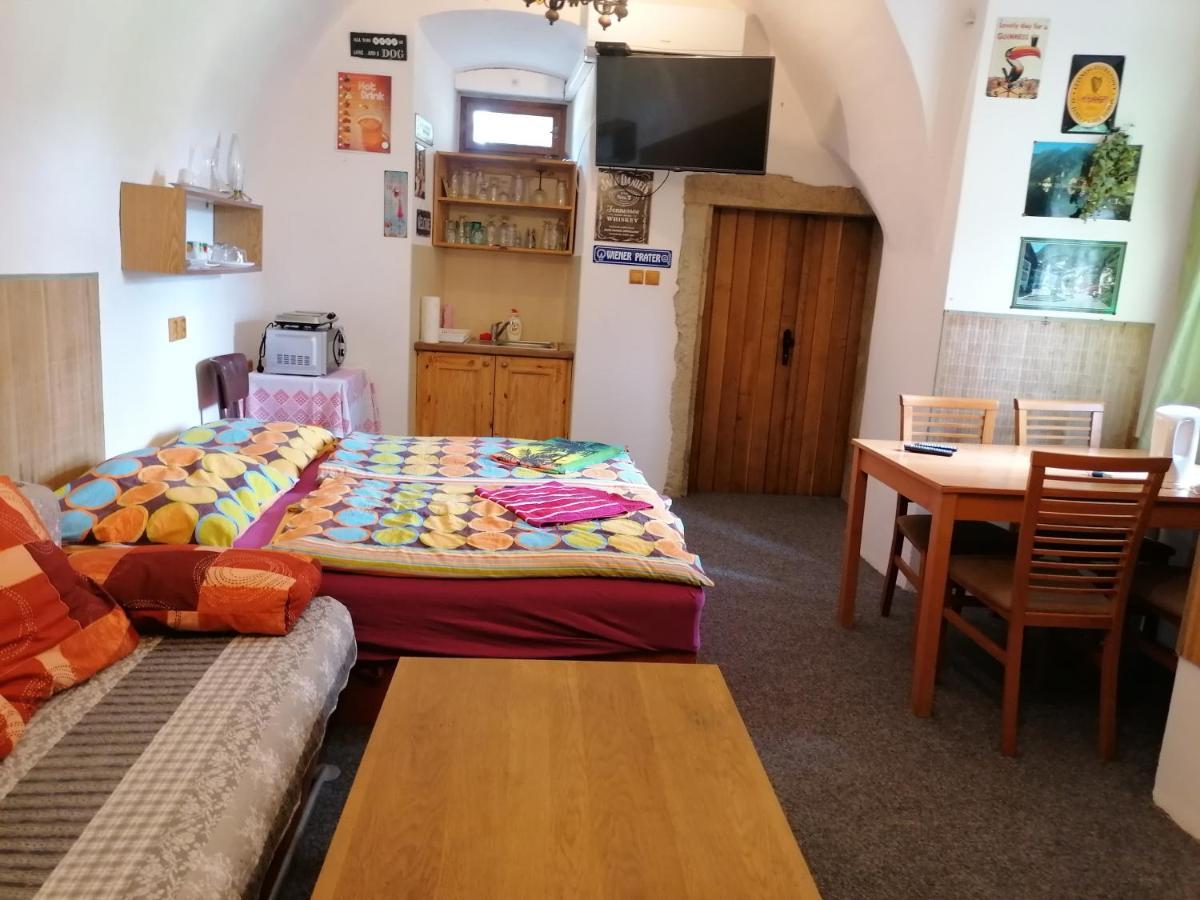 Fara Choustnikovo Hradiste Hotel Buitenkant foto