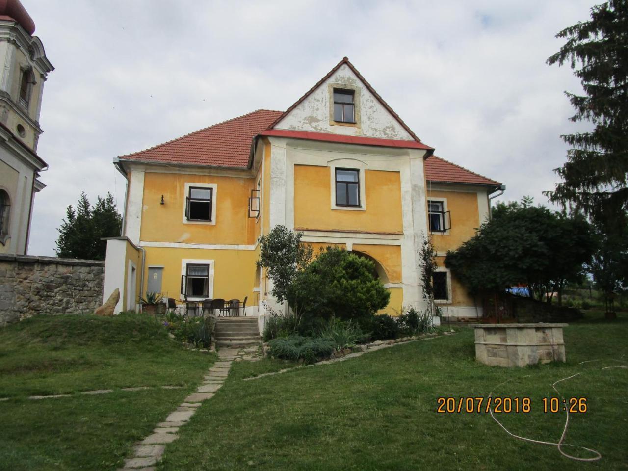 Fara Choustnikovo Hradiste Hotel Buitenkant foto